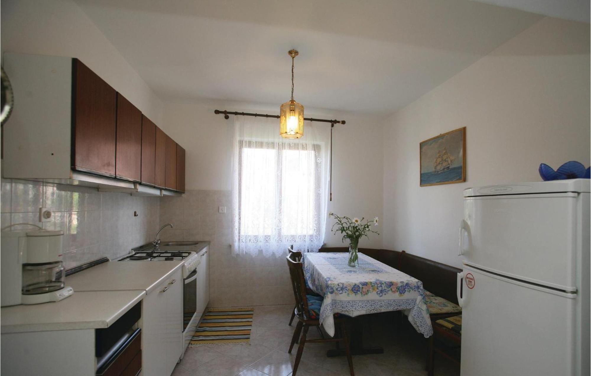 2 Bedroom Gorgeous Apartment In Labin Raša Exterior foto