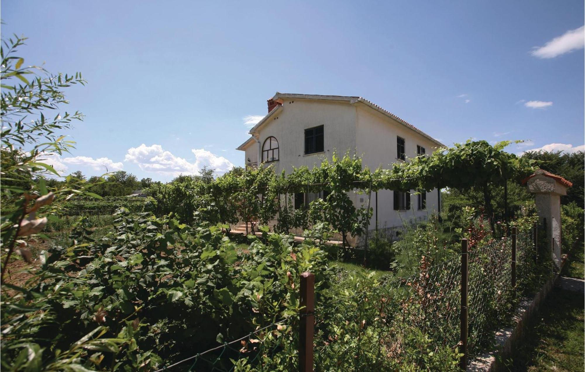 2 Bedroom Gorgeous Apartment In Labin Raša Exterior foto