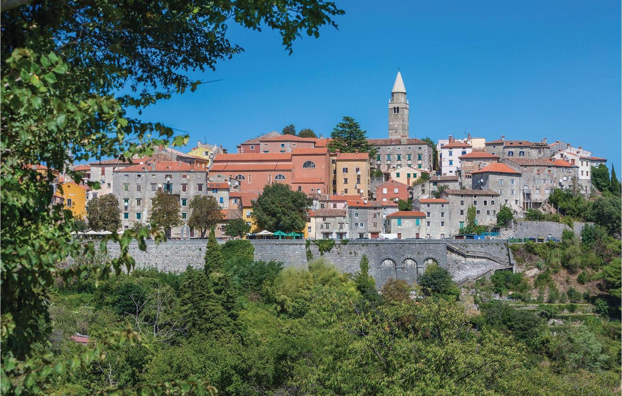 2 Bedroom Gorgeous Apartment In Labin Raša Exterior foto