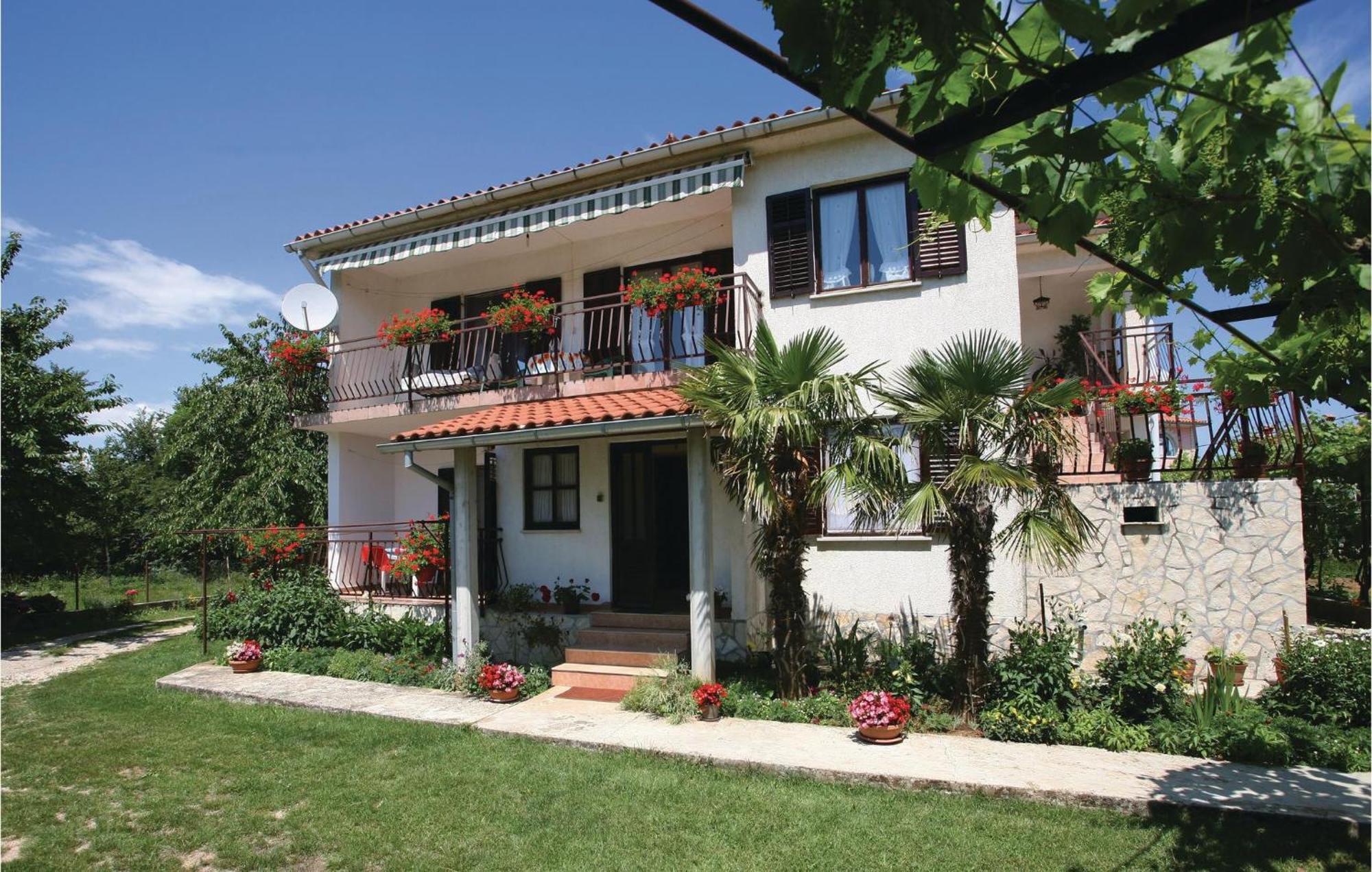 2 Bedroom Gorgeous Apartment In Labin Raša Exterior foto