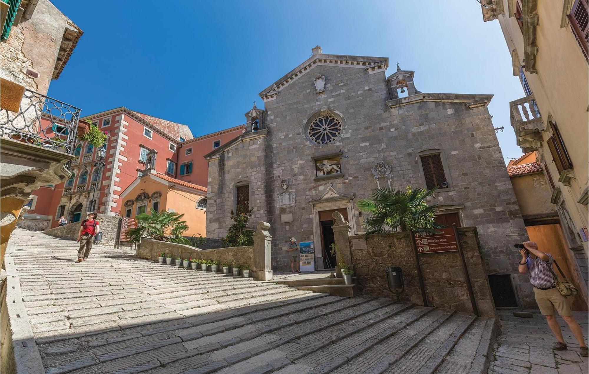 2 Bedroom Gorgeous Apartment In Labin Raša Exterior foto
